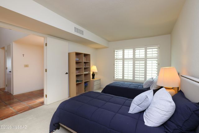 8556 N Arnold Palmer Drive, Tucson, AZ 85742