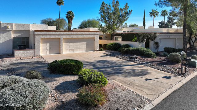 8556 N Arnold Palmer Drive, Tucson, AZ 85742
