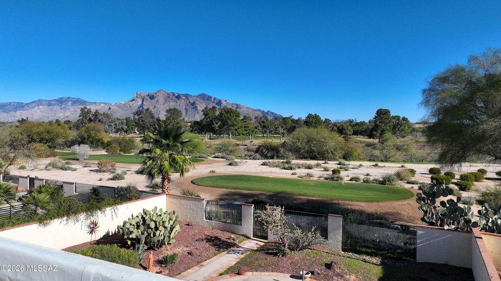 8556 N Arnold Palmer Drive, Tucson, AZ 85742