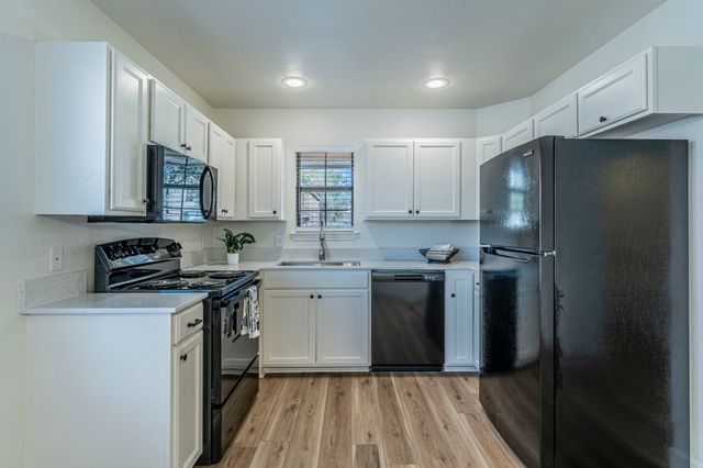 317 Jennifer Court, Weatherford, TX 76086