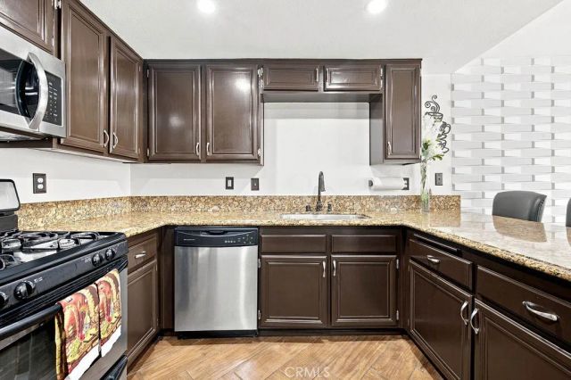 25114 Steinbeck Avenue B, Stevenson Ranch, CA 91381