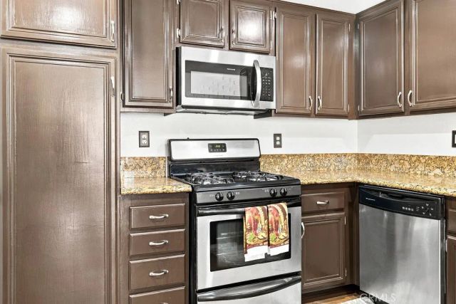 25114 Steinbeck Avenue B, Stevenson Ranch, CA 91381