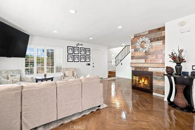 25114 Steinbeck Avenue B, Stevenson Ranch, CA 91381