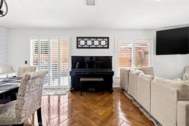 25114 Steinbeck Avenue B, Stevenson Ranch, CA 91381