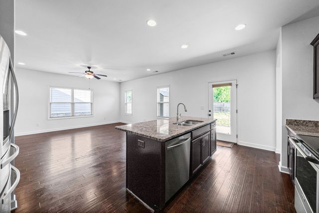 84 Nokes Dr, Hendersonville, TN 37075