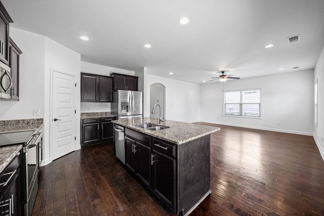 84 Nokes Dr, Hendersonville, TN 37075