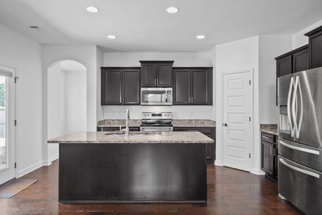 84 Nokes Dr, Hendersonville, TN 37075