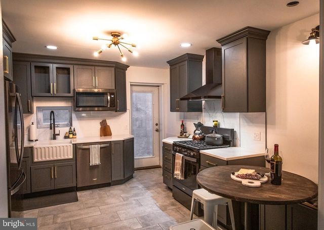 913 S DARIEN ST, Philadelphia, PA 19147