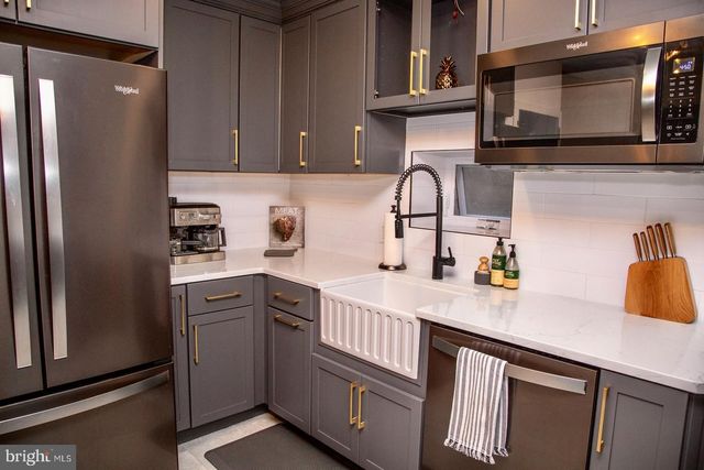 913 S DARIEN ST, Philadelphia, PA 19147