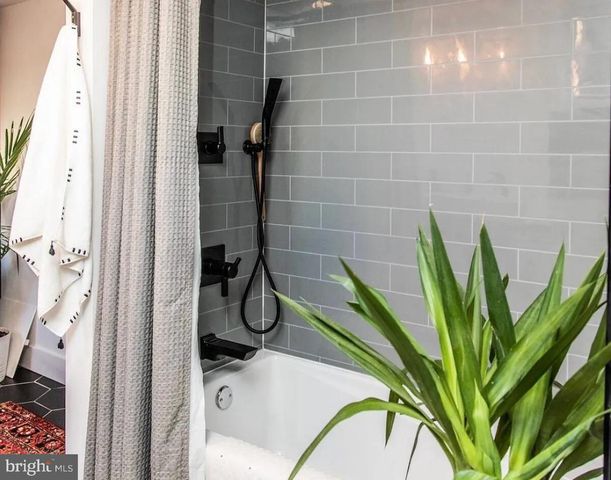 913 S DARIEN ST, Philadelphia, PA 19147