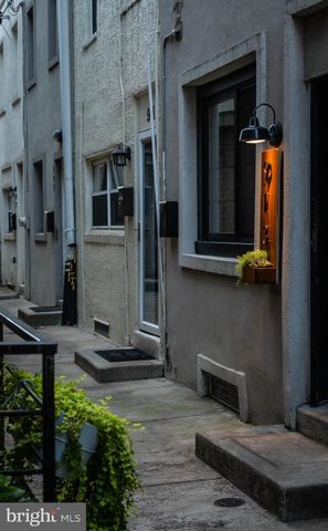 913 S DARIEN ST, Philadelphia, PA 19147