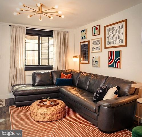 913 S DARIEN ST, Philadelphia, PA 19147