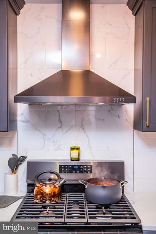 913 S DARIEN ST, Philadelphia, PA 19147