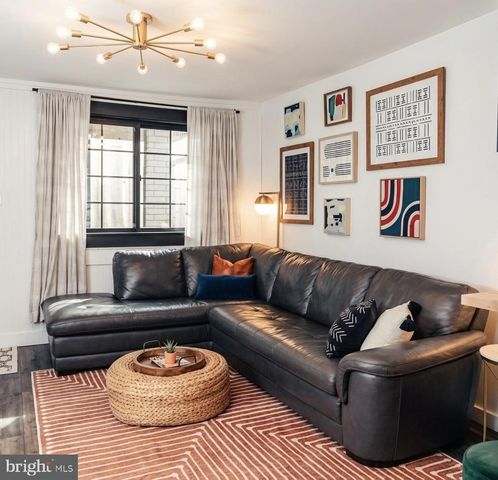 913 S DARIEN ST, Philadelphia, PA 19147