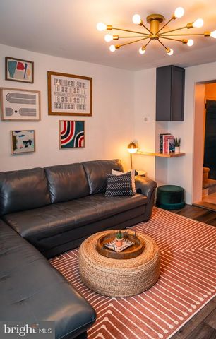 913 S DARIEN ST, Philadelphia, PA 19147