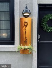 913 S DARIEN ST, Philadelphia, PA 19147