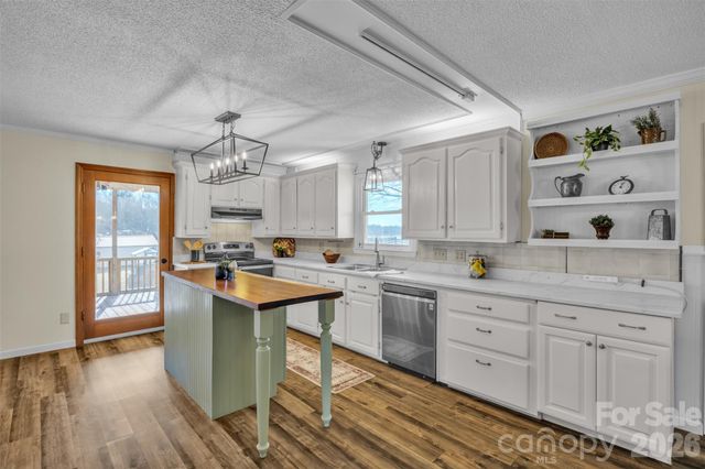 280 Forest Acres Lane, Taylorsville, NC 28681