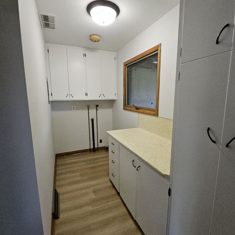 215 N Main St, Canton, KS 67428