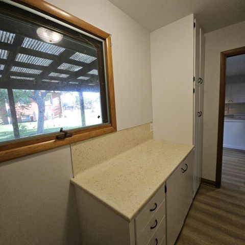 215 N Main St, Canton, KS 67428