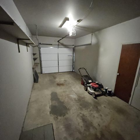 215 N Main St, Canton, KS 67428