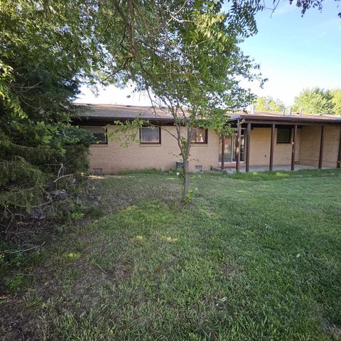 215 N Main St, Canton, KS 67428