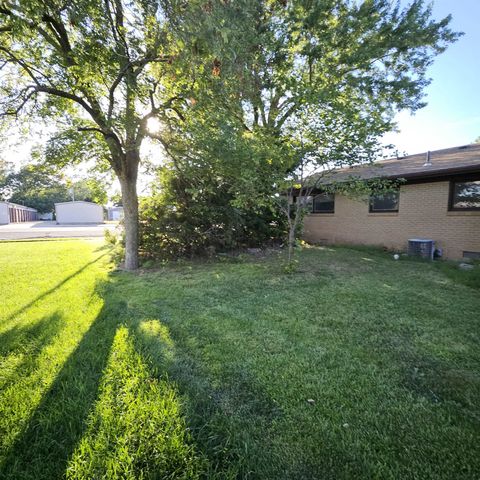 215 N Main St, Canton, KS 67428