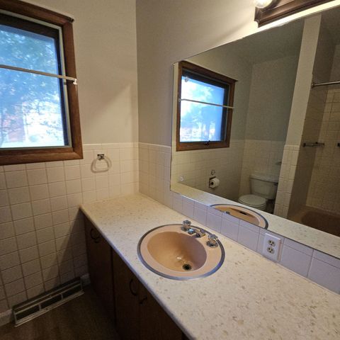 215 N Main St, Canton, KS 67428