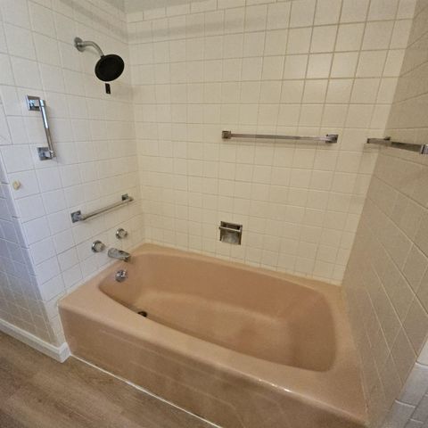 215 N Main St, Canton, KS 67428