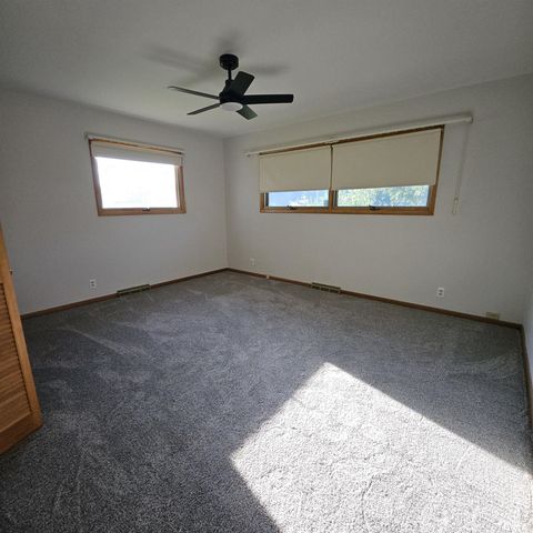 215 N Main St, Canton, KS 67428