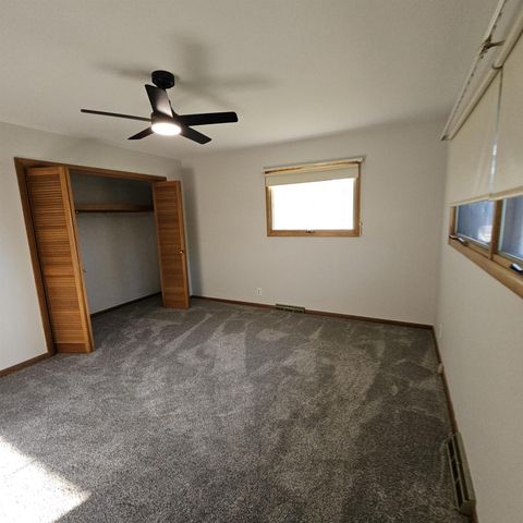 215 N Main St, Canton, KS 67428