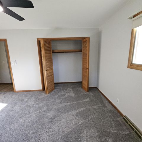 215 N Main St, Canton, KS 67428