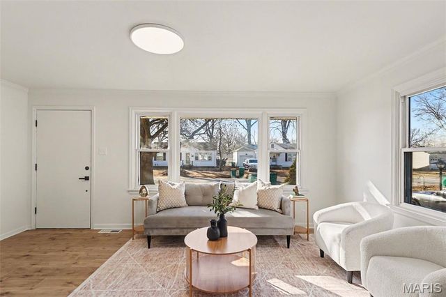 1443 Attica Drive, St Louis, MO 63137