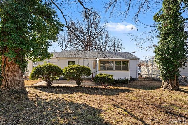 1443 Attica Drive, St Louis, MO 63137