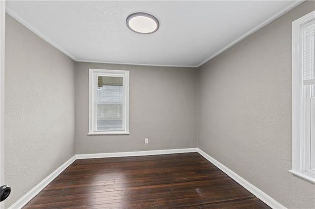 822 S Hardy Avenue, Independence, MO 64053