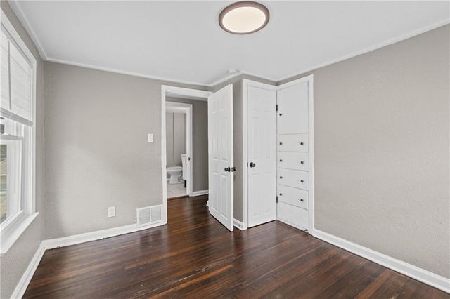822 S Hardy Avenue, Independence, MO 64053