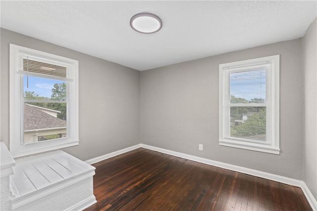 822 S Hardy Avenue, Independence, MO 64053