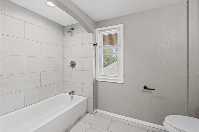 822 S Hardy Avenue, Independence, MO 64053