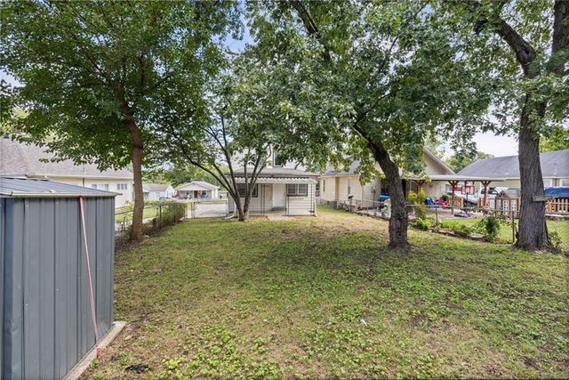 822 S Hardy Avenue, Independence, MO 64053