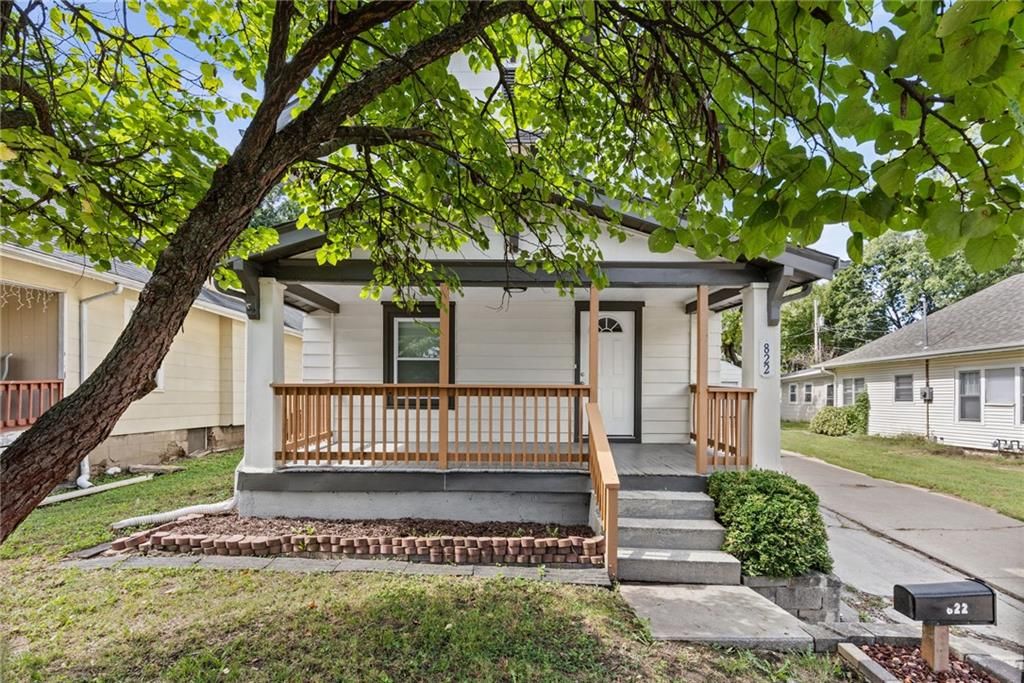 822 S Hardy Avenue, Independence, MO 64053