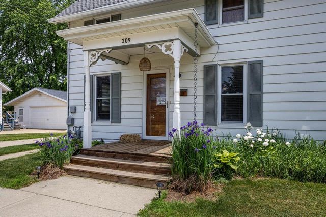 309 S Madison Street, Stoughton, WI 53589