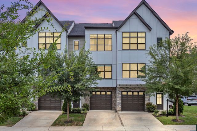 204 Stonecrest Cir, Nashville, TN 37209