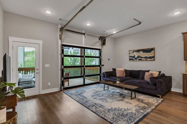 204 Stonecrest Cir, Nashville, TN 37209