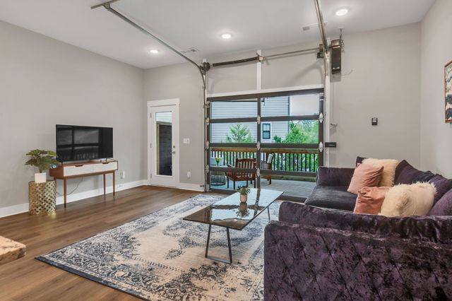 204 Stonecrest Cir, Nashville, TN 37209