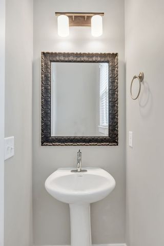 204 Stonecrest Cir, Nashville, TN 37209