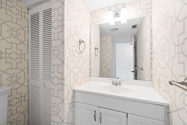 800 Jeffery Street 208, Boca Raton, FL 33487