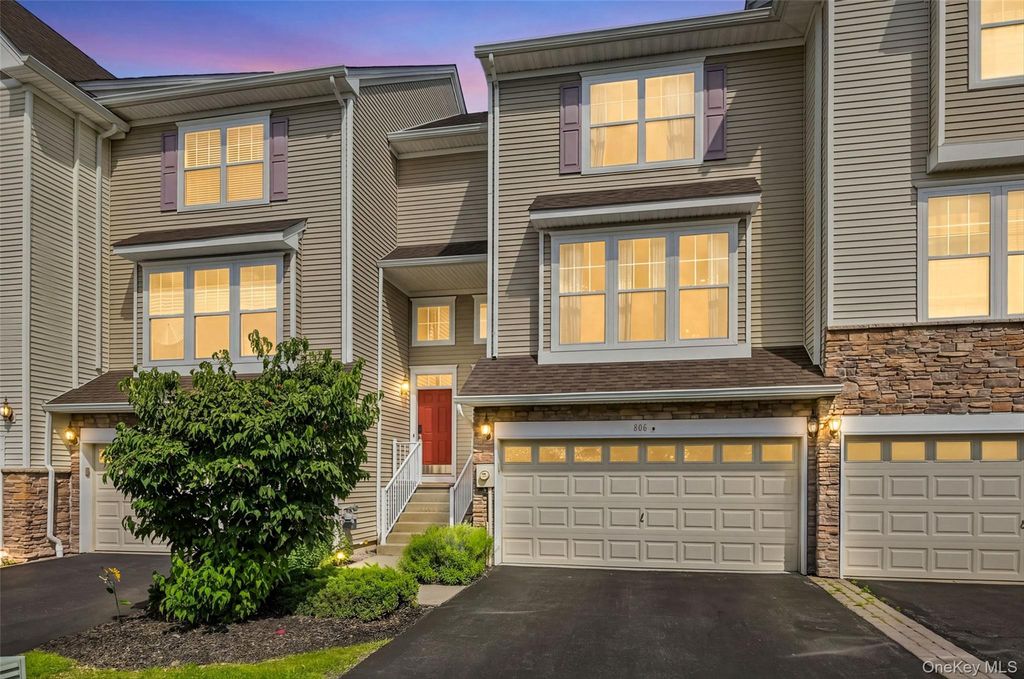806 Hawthorn Way, New Windsor, NY 12553 — exterior