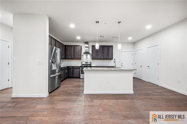 712 Lorhan Drive 7712, Piscataway, NJ 08854