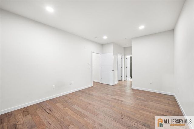 712 Lorhan Drive 7712, Piscataway, NJ 08854