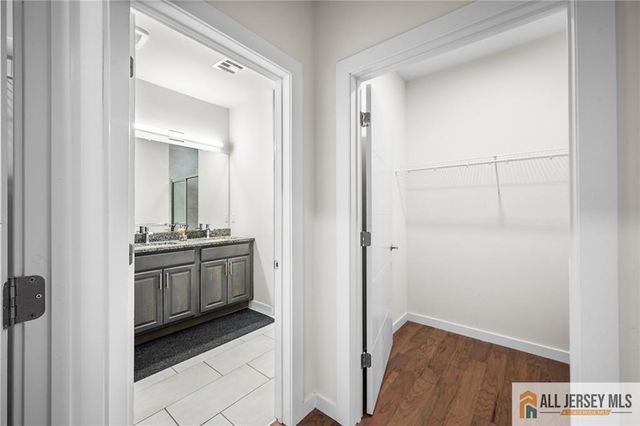 712 Lorhan Drive 7712, Piscataway, NJ 08854