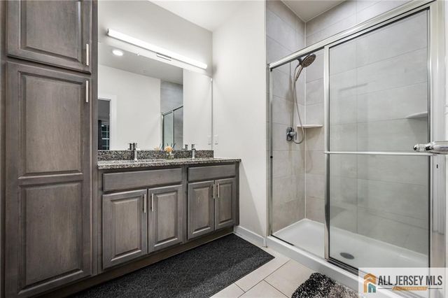 712 Lorhan Drive 7712, Piscataway, NJ 08854